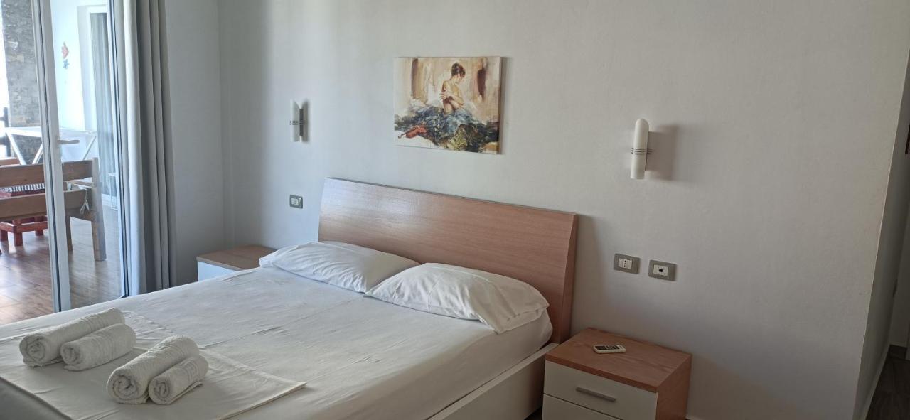 Matthews Beach House Vlorë 外观 照片