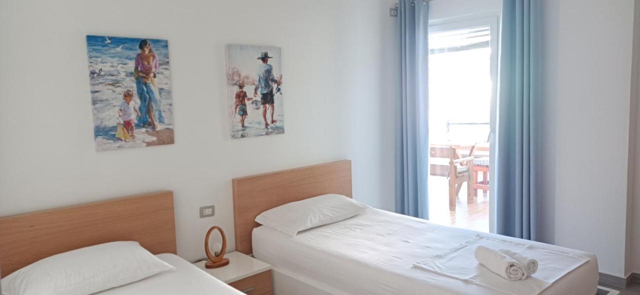 Matthews Beach House Vlorë 外观 照片