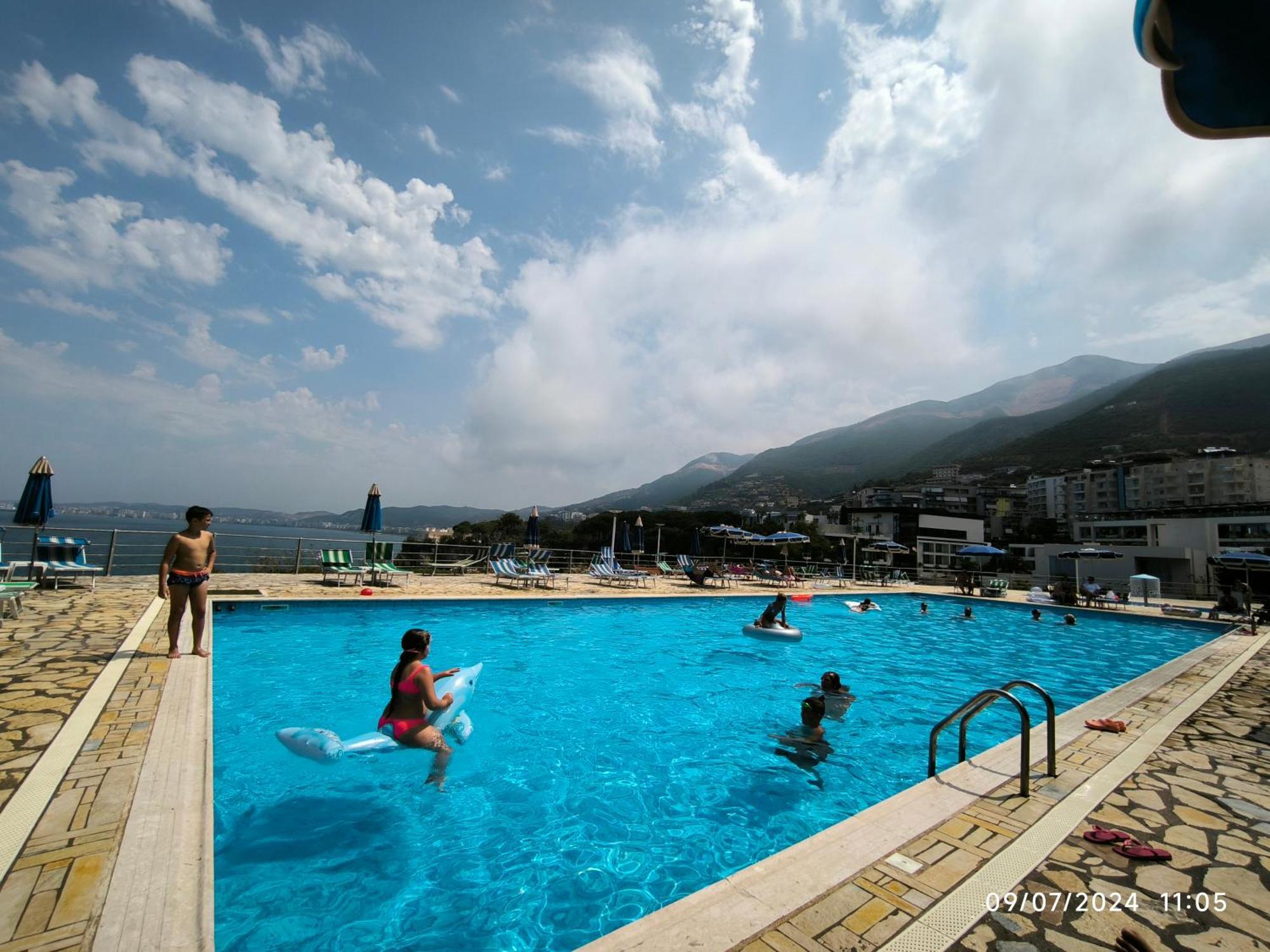Matthews Beach House Vlorë 外观 照片