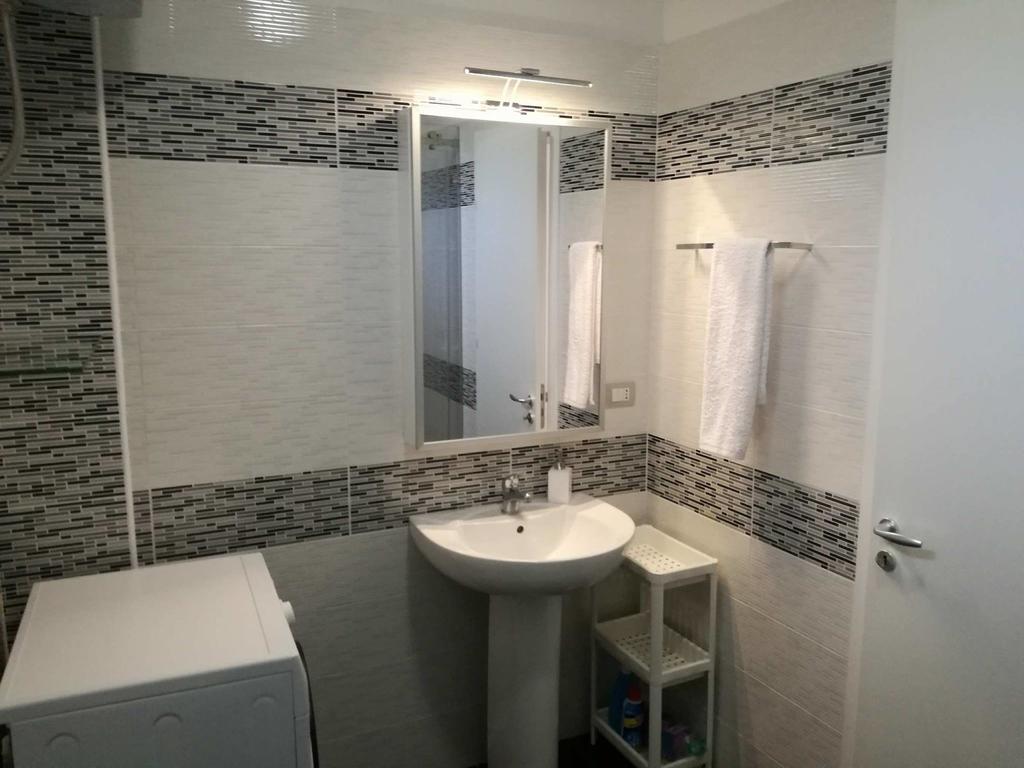 Matthews Beach House Vlorë 外观 照片